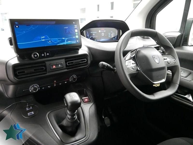 Used Peugeot Partner 100 HP (73 kW) 2024 Black MPV