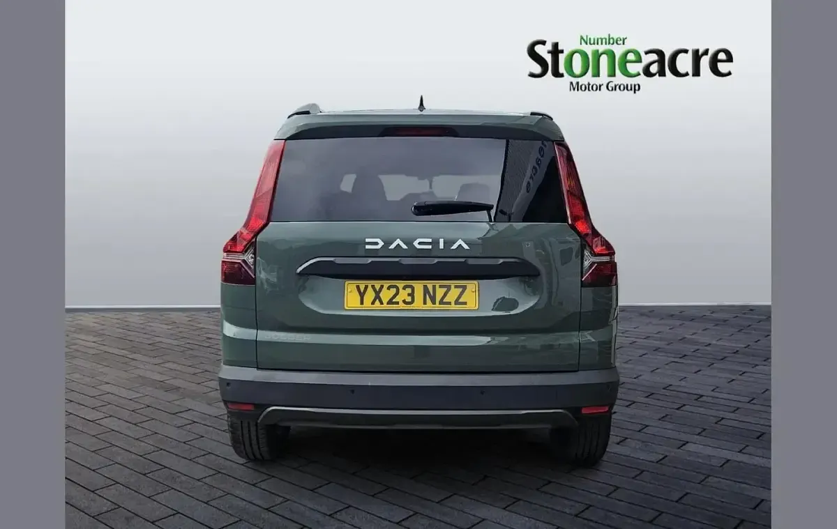 Used Dacia Jogger Extreme 110 HP (80 kW) 2023 Green MPV