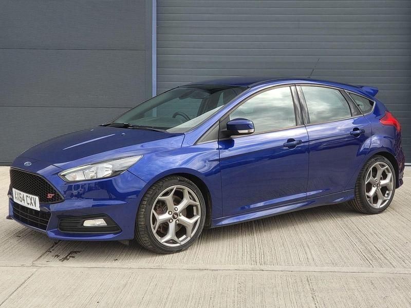 Used Ford Focus ST 185 HP (136 kW) 2015 Blue Hatchback