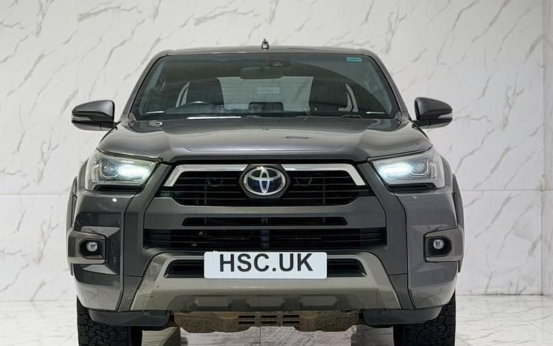 Used Toyota HiLux 204 HP (150 kW) 2024 Pickup