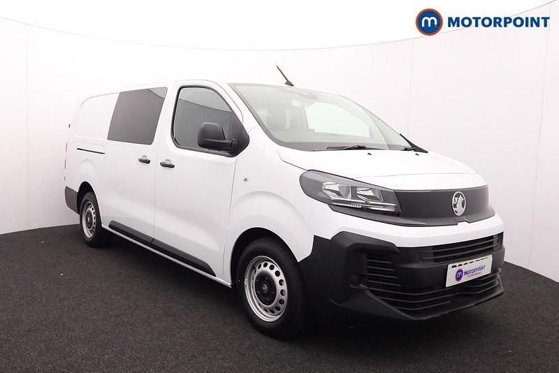 White New 2025 Vauxhall Vivaro Van | £23,599 (A bit pricey) - Image 1/4