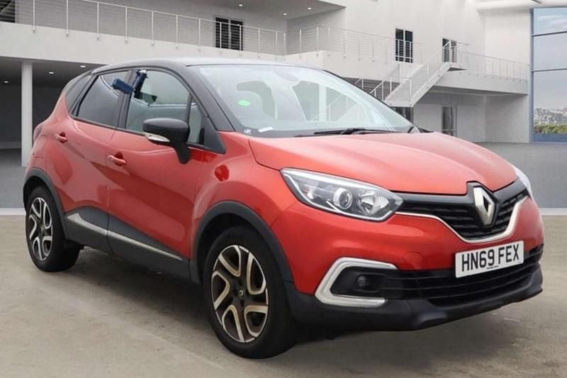 Red/black Used 2019 Renault Captur Iconic SUV | £8,400 (Fair price) - Image 1/1