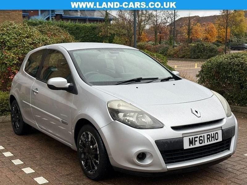 Silver Used 2011 Renault Clio II Dynamique Hatchback | £1,395 (Good price) - Image 1/4