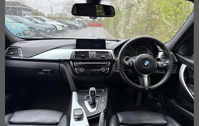 Used BMW 320 M Sport 187 HP (137 kW) 2017 Silver Estate