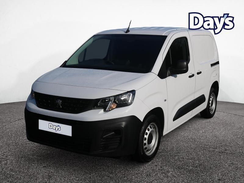 Used Peugeot Partner Premium 131 HP (96 kW) 2023 White MPV
