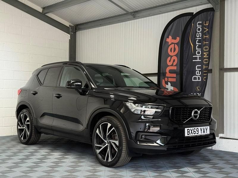 Black Used 2019 Volvo XC40 R-Design Pro SUV | £19,995 (Fair price) - Image 1/4