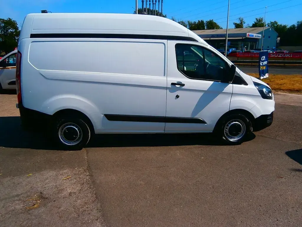 Used Ford Transit Custom 105 HP (77 kW) 2020 White Van