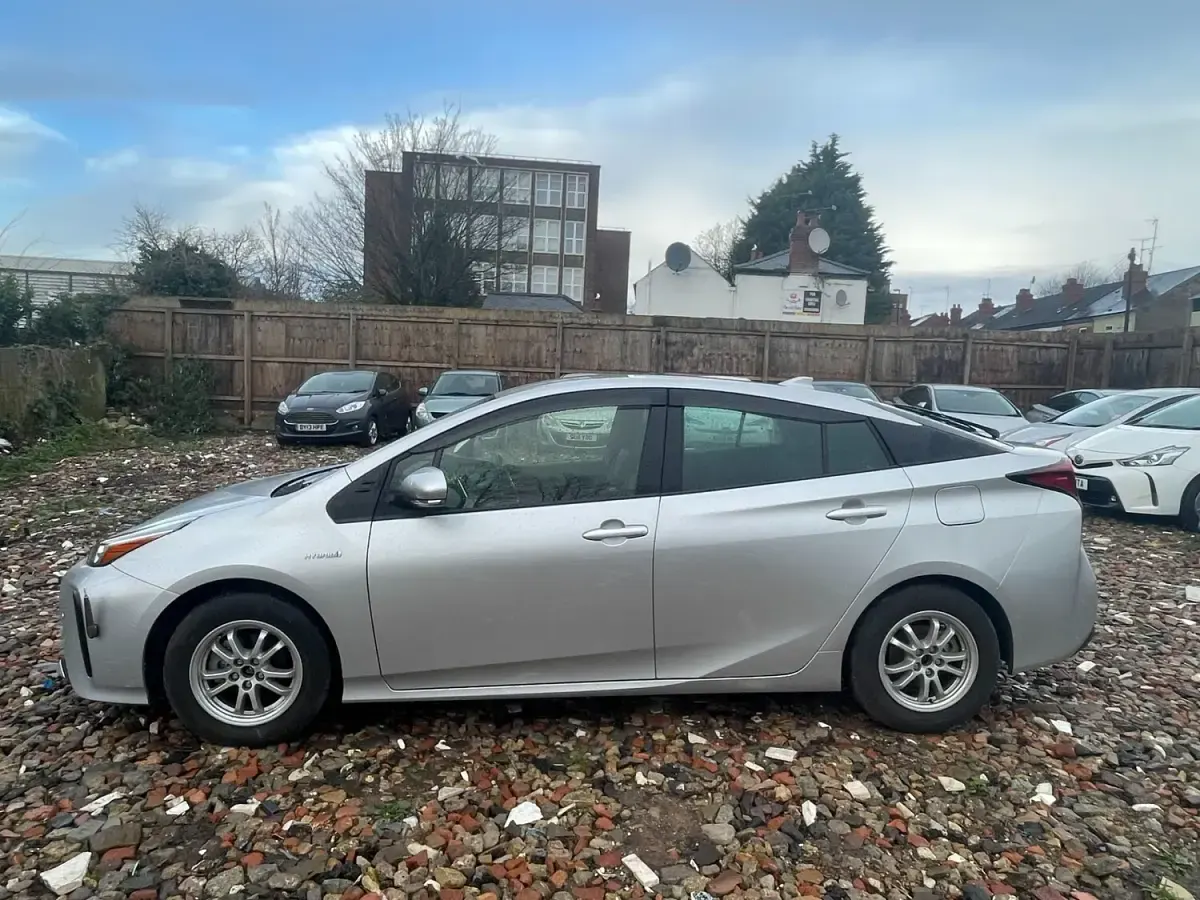 Used Toyota Prius 70 HP (51 kW) 2020 Silver Hatchback