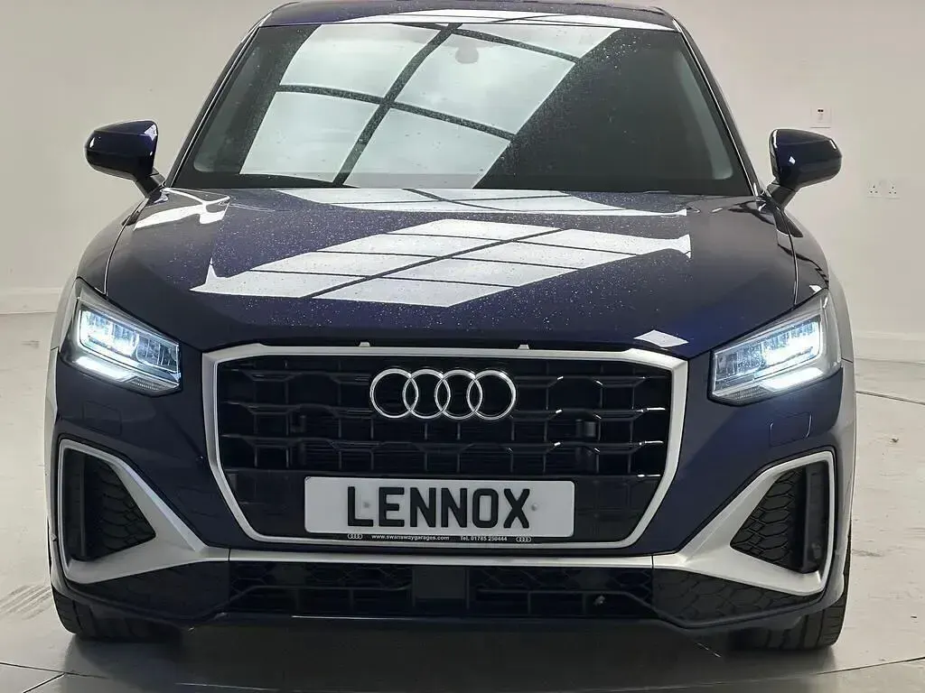Begagnad Audi Q2 S-Line 150 HK (110 kW) 2022 Blå SUV