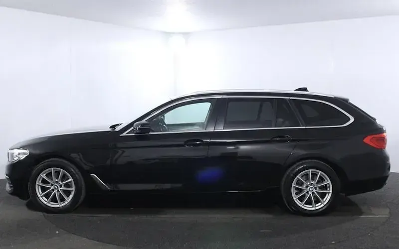 Used BMW 520 Competition Edition 190 HP (139 kW) 2019 Black Estate