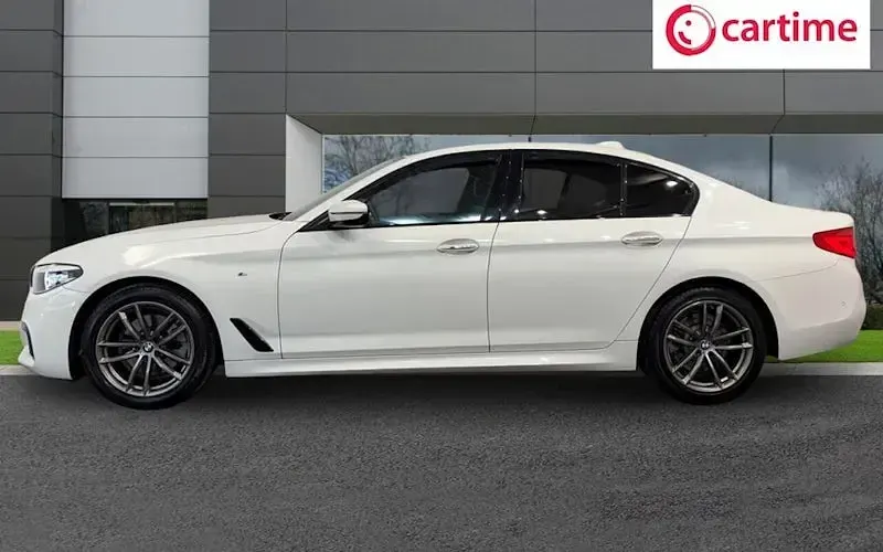 Used BMW 520 M Sport 190 HP (139 kW) 2018 White Sedan