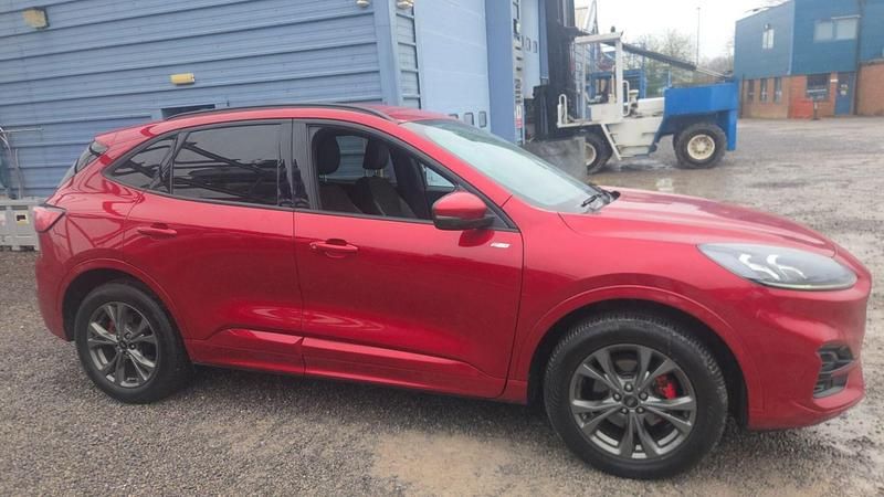 Used Ford Kuga ST-Line 225 HP (165 kW) 2023 Red SUV
