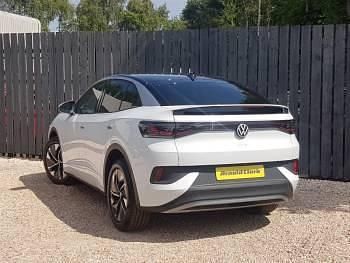 New VW ID.5 Pro 210 kW (286 HP) 2025 Twotone metallic  glacier white with black roof SUV