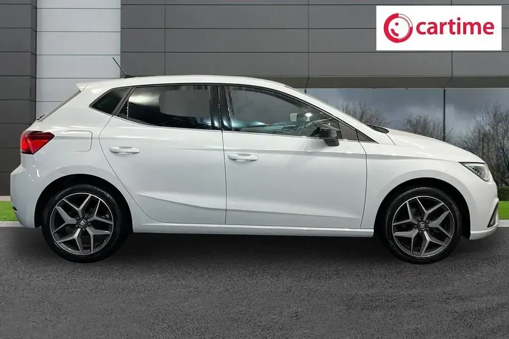 Usado Seat Ibiza XCELLENCE Lux 110 HP (80 kW) 2020 Branco Citadino