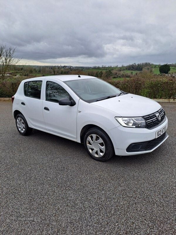 White Used 2018 Dacia Sandero Ambiance Hatchback | £3,950 (Good price) - Image 1/4