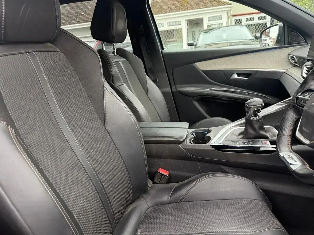 Used Peugeot 3008 GTi 130 HP (95 kW) 2022 Blue Hatchback