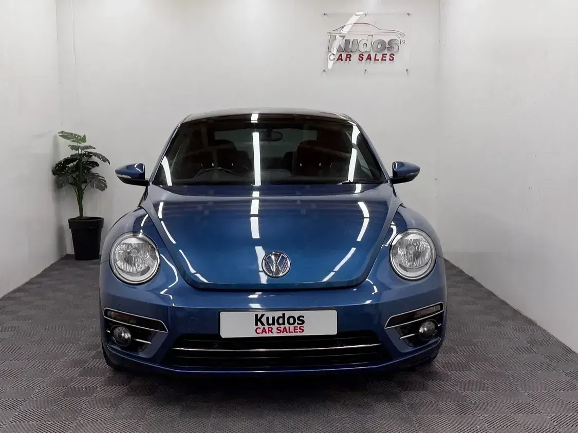 Used VW Beetle Design 105 HP (77 kW) 2017 Blue Hatchback