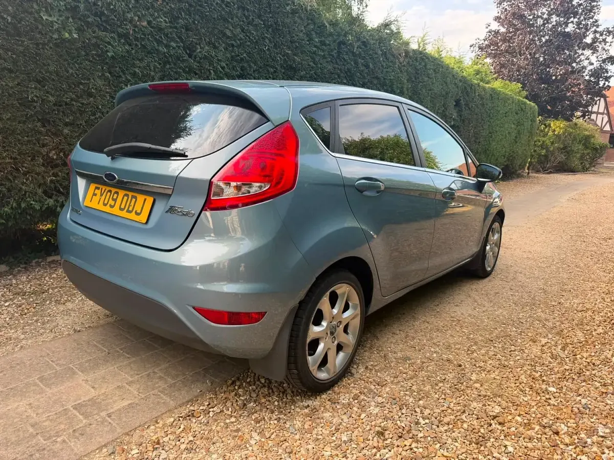 Used Ford Fiesta Zetec 96 HP (70 kW) 2009 Blue Hatchback