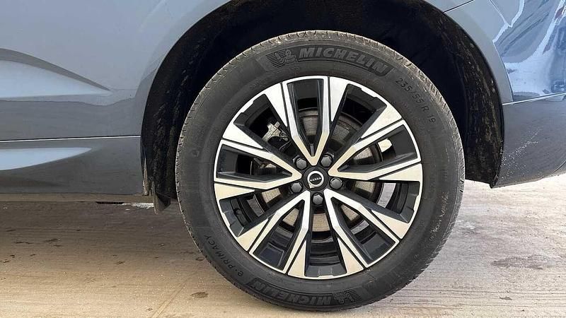 Używany Volvo XC60 Core 247 KM (181 kW) 2025 Niebieski SUV