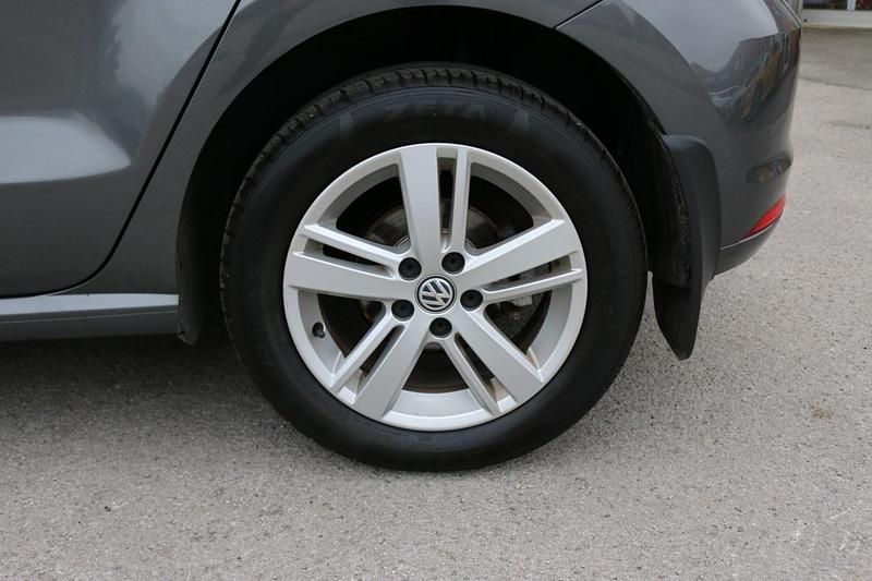 Used VW Polo Edition 90 HP (66 kW) 2017 Grey Hatchback