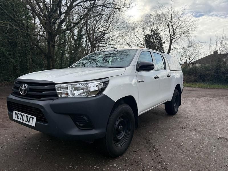Used Toyota HiLux Active 150 HP (110 kW) 2020 White Pickup