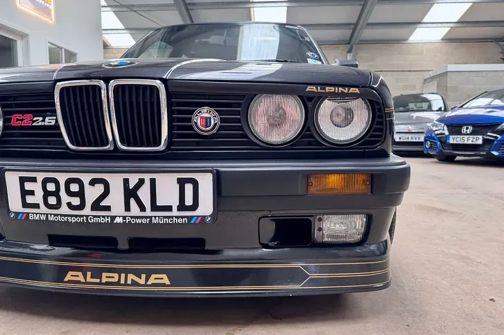 Used BMW 318 Luxury Line 105 HP (77 kW) 1988 Black Sedan