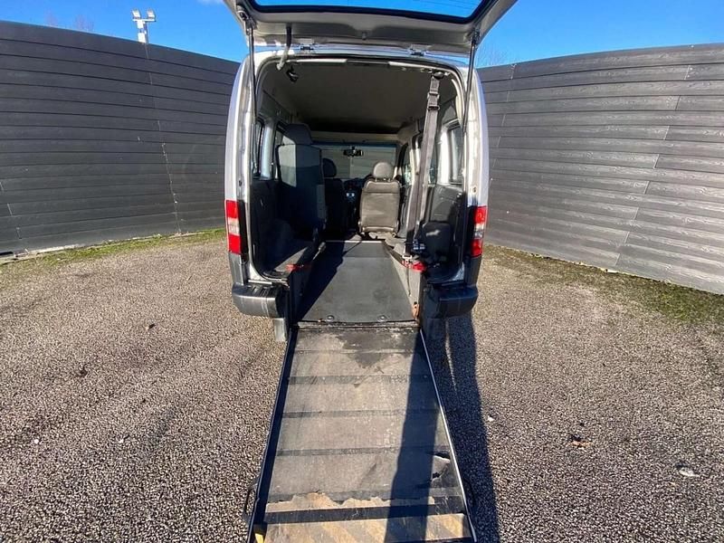 Używany Vauxhall Combo 2011 Srebrny Minivan