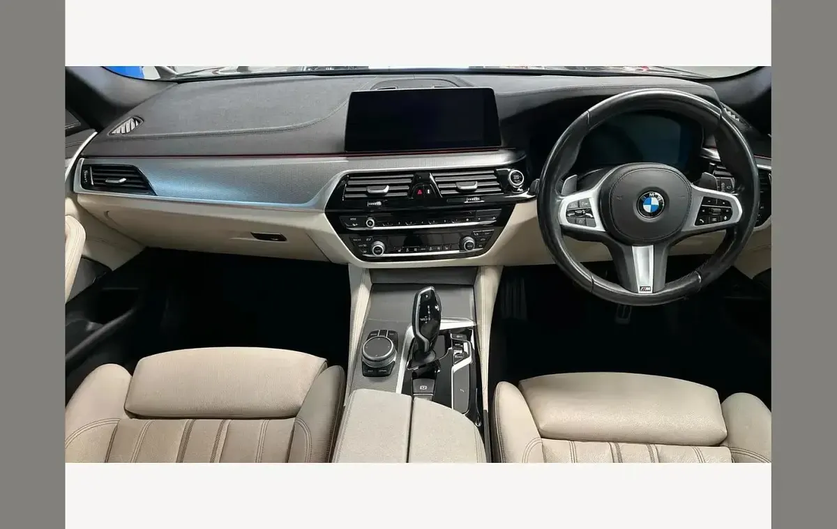 Used BMW 520 M Sport 190 HP (139 kW) 2020 Black Estate