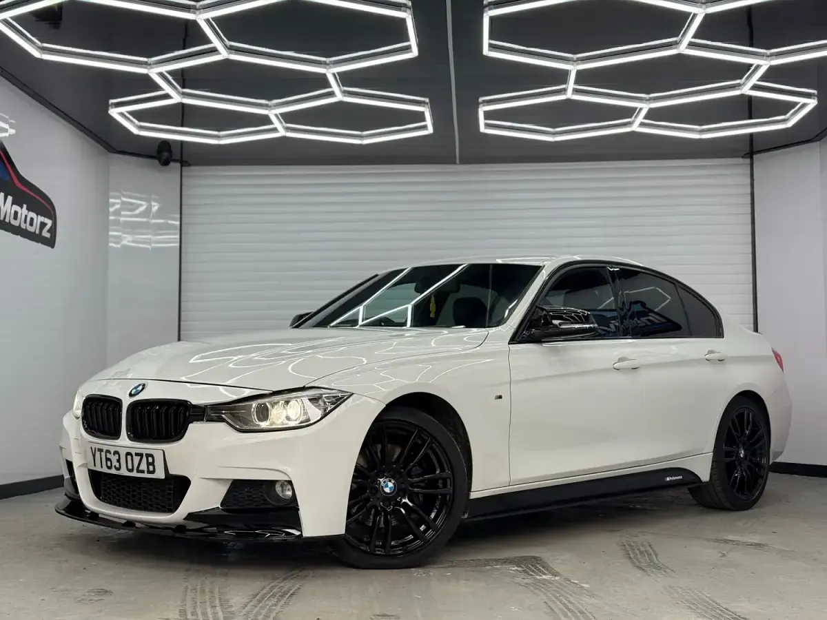Used BMW 318 M Sport 2013 White Sedan