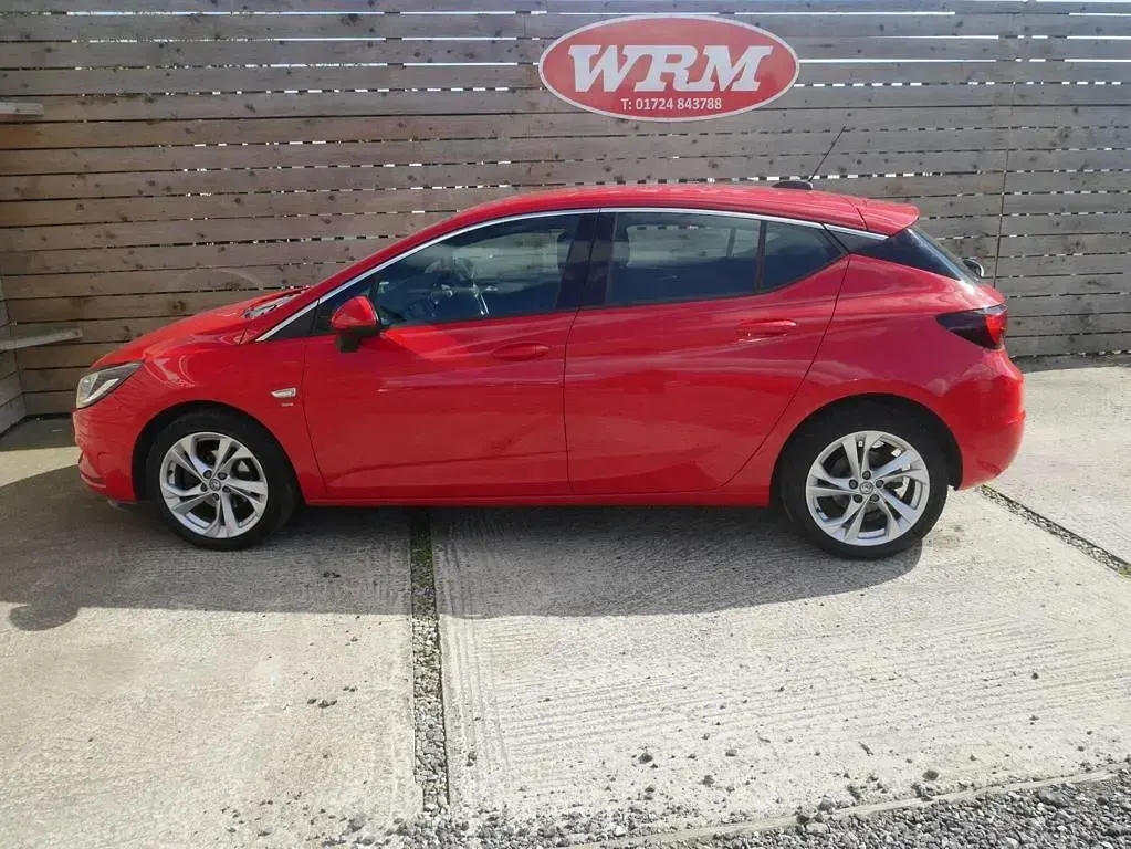 Used Vauxhall Astra Family 150 HP (110 kW) 2017 Red Hatchback