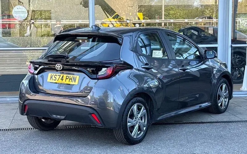 Second-hand Toyota Yaris Hybrid 116 CP (85 kW) 2026 Hatchback