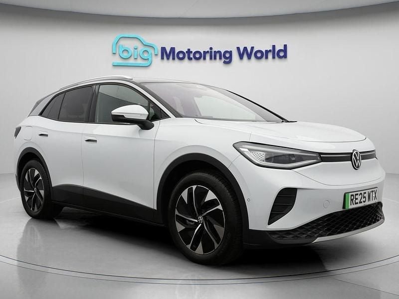 White Used 2025 VW ID.4 Pro SUV | £27,400 (Super price) - Image 1/4