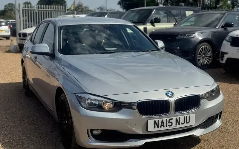 Used BMW 318 Comfort Edition 143 HP (105 kW) 2015 Silver Sedan