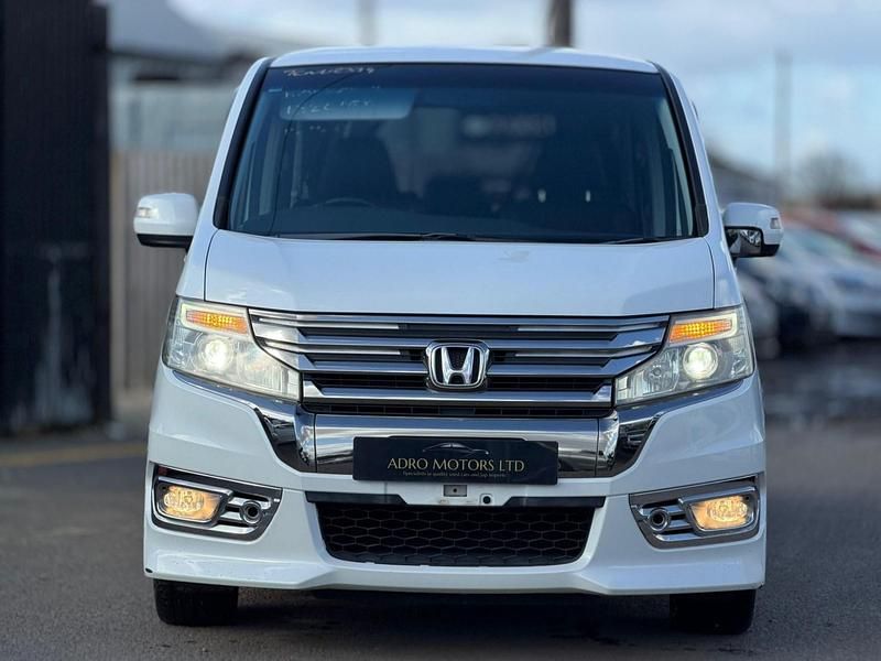 Używany Honda Stepwgn 2012 Czarny Minivan