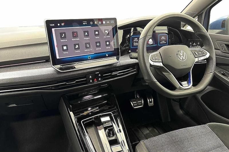 Used VW Golf VIII GTE 272 HP (200 kW) 2025 Blue Hatchback