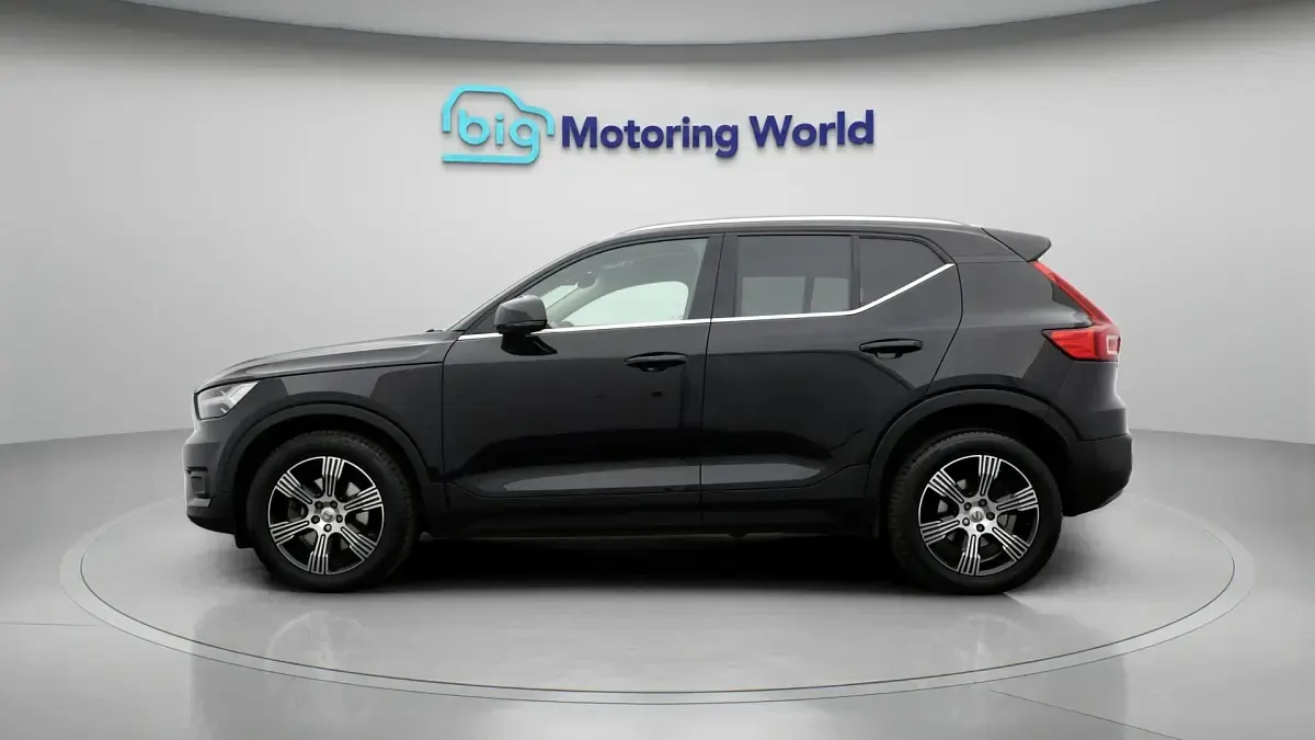 Used Volvo XC40 Inscription 197 HP (144 kW) 2021 Black SUV