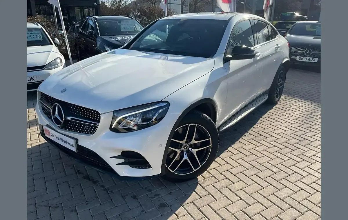 Used Mercedes GLC250 AMG Line Premium 200 HP (147 kW) 2017 White SUV