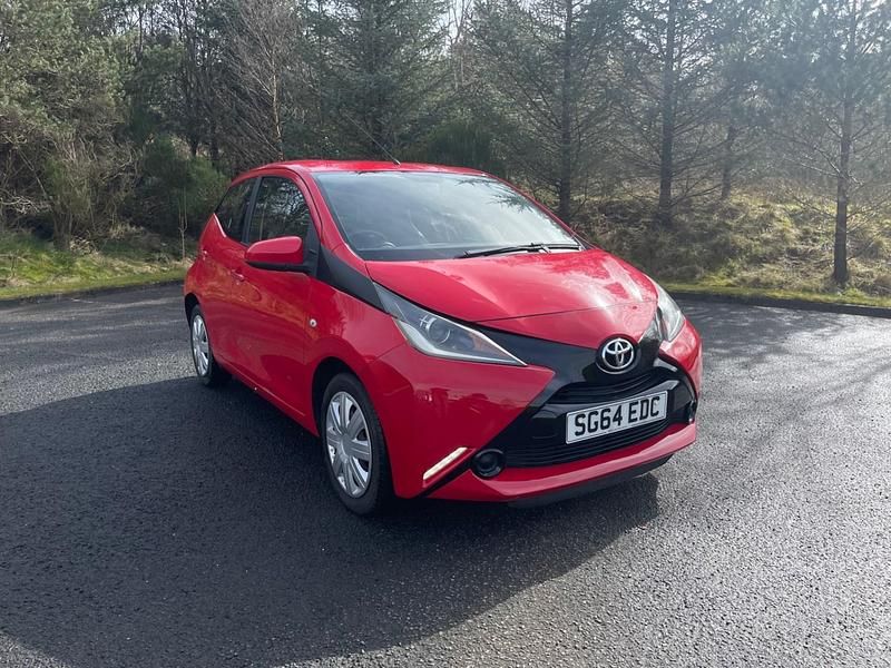 Used Toyota Aygo X-play 2014 Red Hatchback