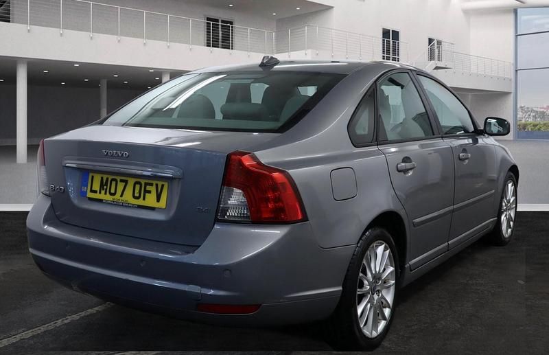 Usado Volvo S40 SE Lux 2007 Cinzento Sedan