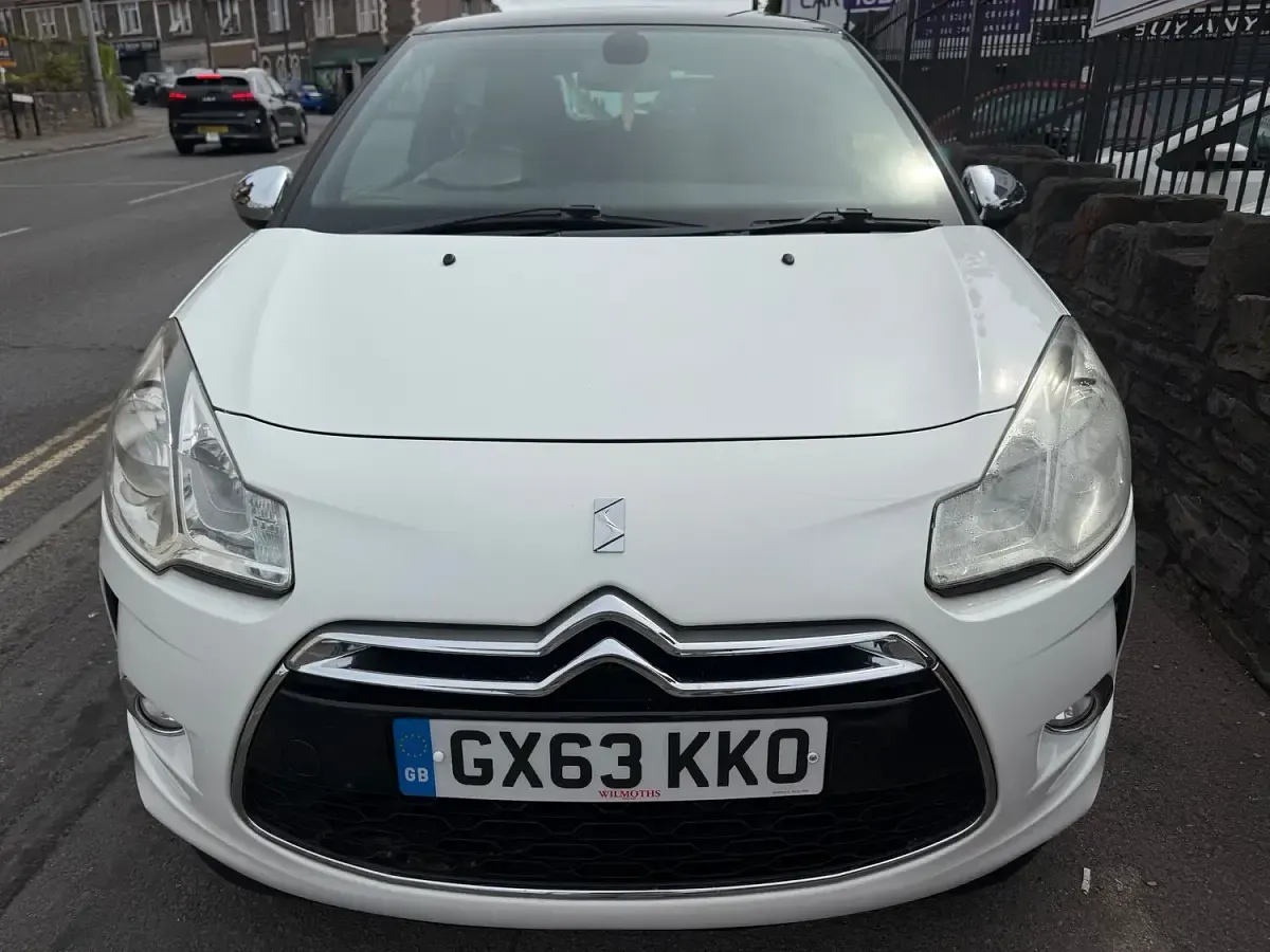 Used Citroën DS3 120 HP (88 kW) 2013 White Hatchback