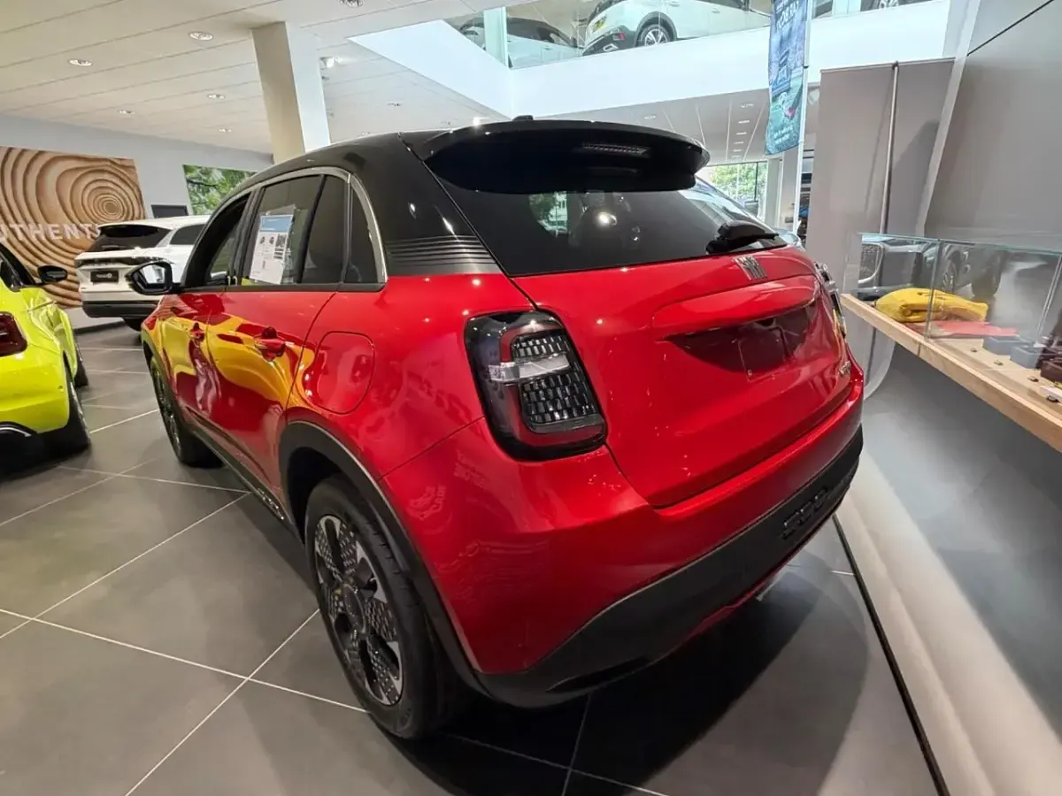 New Fiat 600 La Prima 99 HP (72 kW) 2026 Red SUV