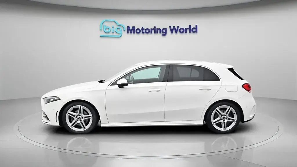 Używany Mercedes A200 Executive 163 KM (119 kW) 2020 Biały Hatchback