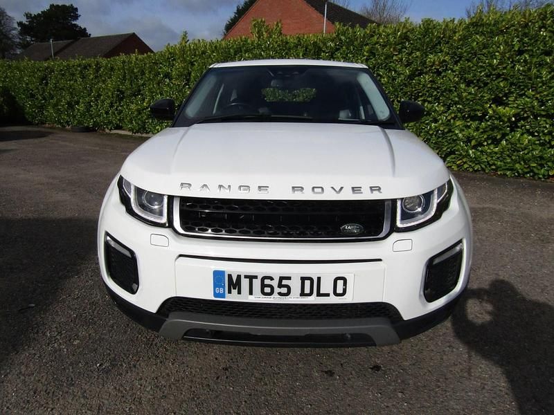 Used Land Rover Range Rover evoque SE 2015 White Estate