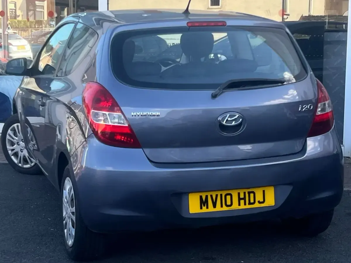 Used Hyundai i20 Classic 78 HP (57 kW) 2010 Grey Hatchback