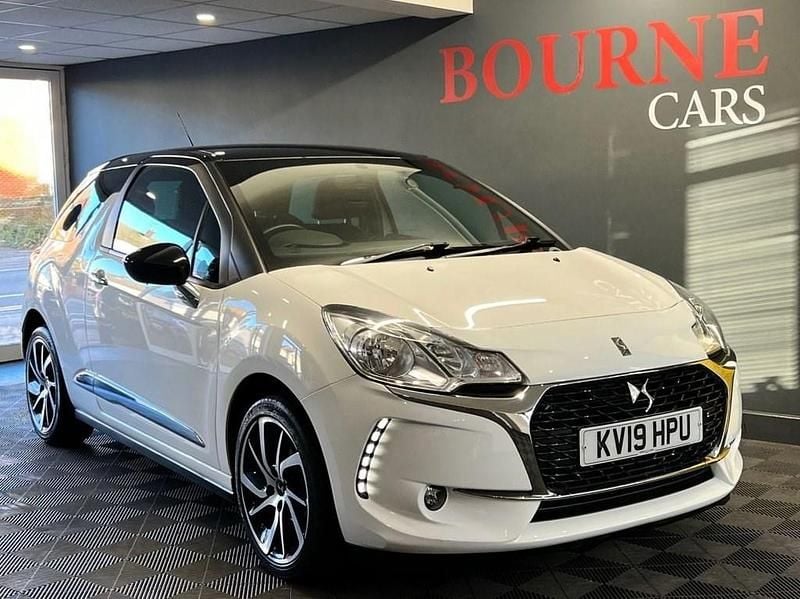 White Used 2019 DS Automobiles DS3 Connected Chic Hatchback | £9,950 (Fair price) - Image 1/4