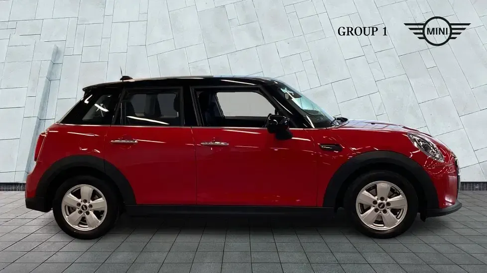 Usado Mini Cooper Classic 134 HP (98 kW) 2024 Vermelho Citadino