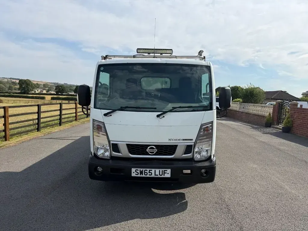 Used Nissan Cabstar 136 HP (100 kW) 2015 White Pickup