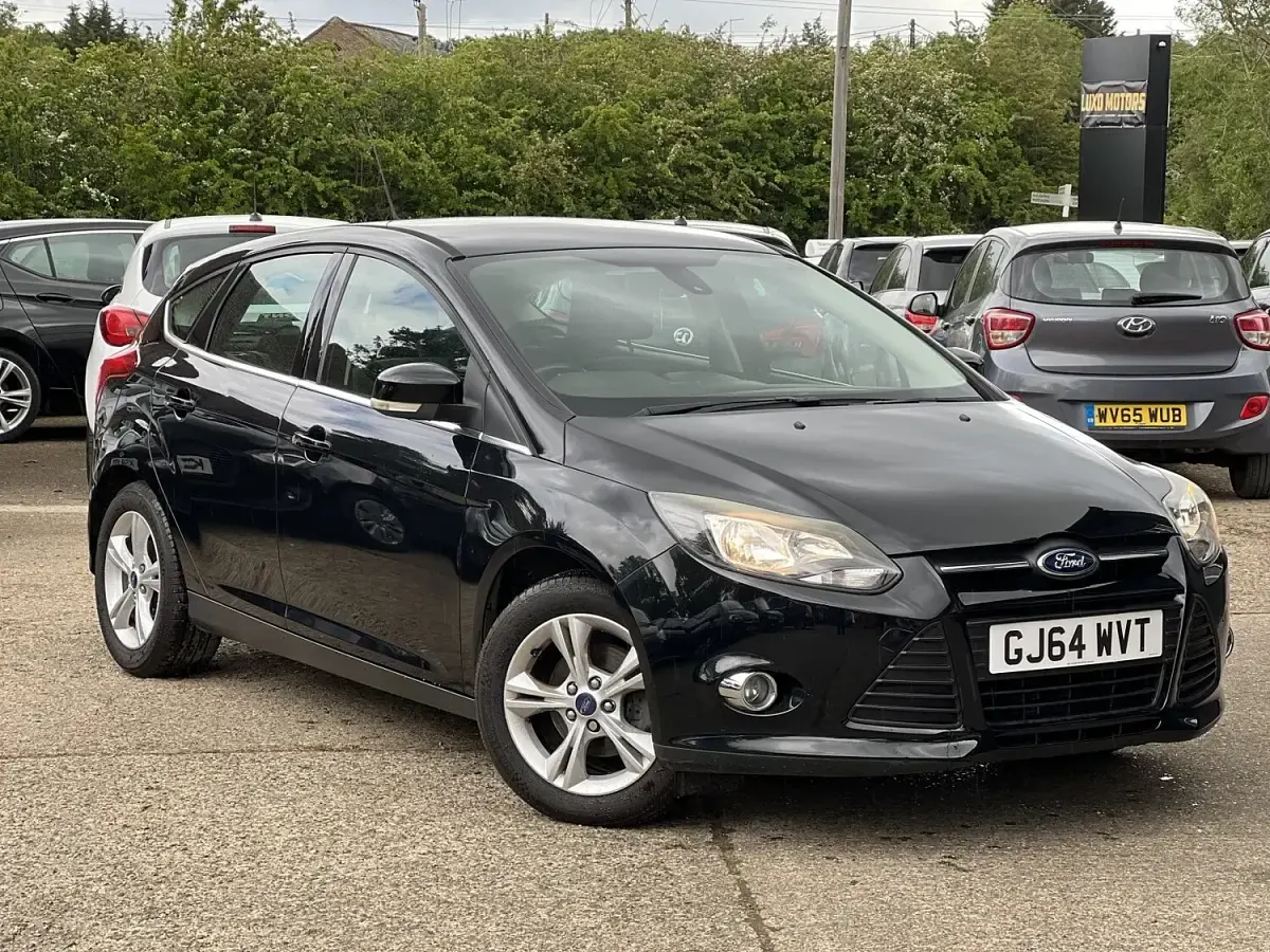 Used Ford Focus Zetec 125 HP (91 kW) 2014 Black Hatchback