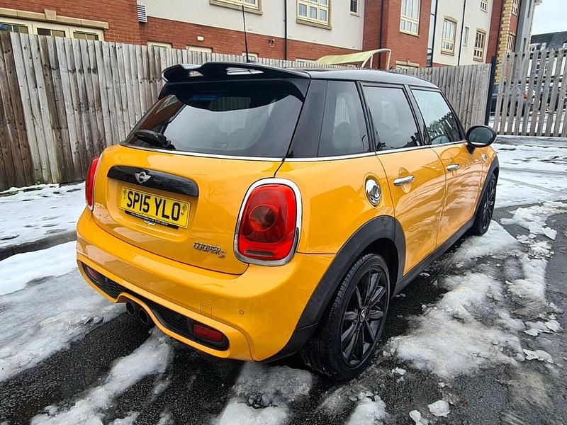 Używany Mini Cooper S Hatch 2015 Pomarańczowy Hatchback