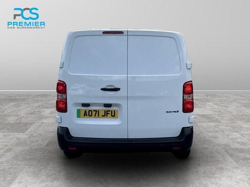 Used Toyota Proace 100 kW (136 HP) 2021 White MPV